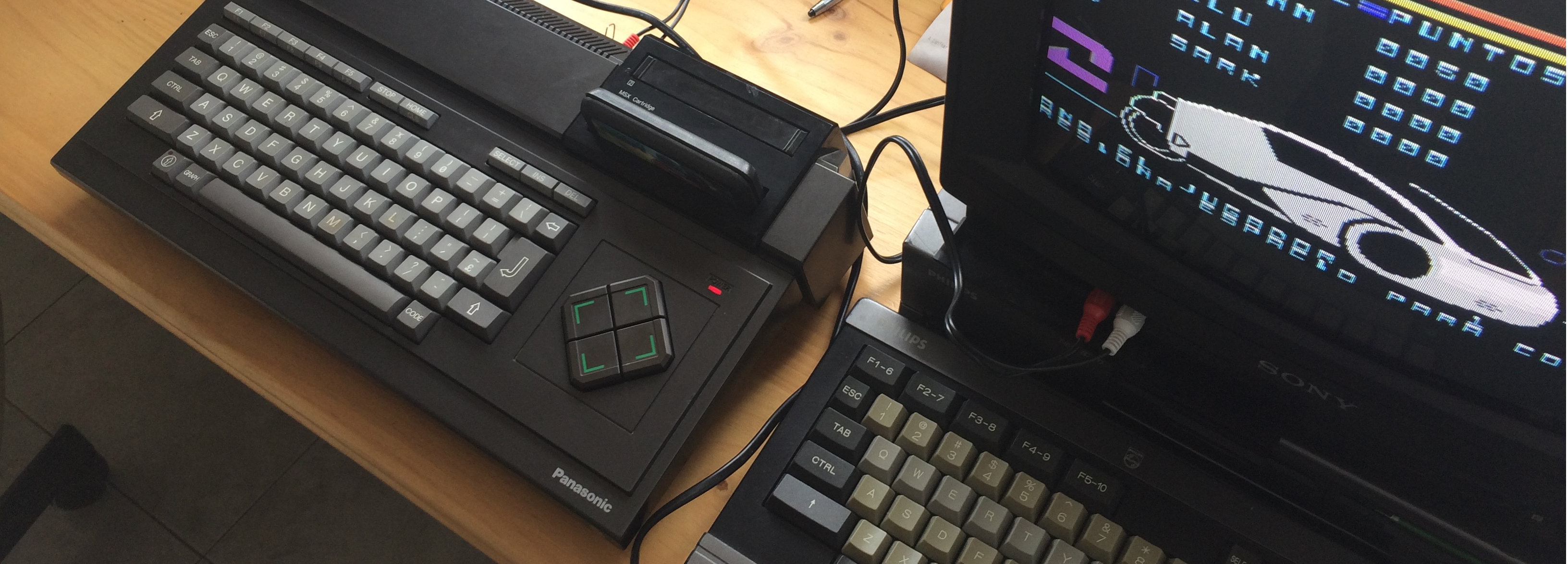 MSX Panasonic y MSX2 Philips con televisor de tubo.